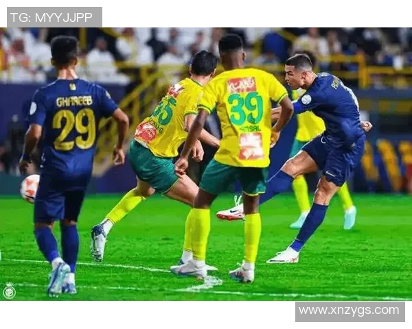 特温与福伦丹的激烈对决揭示了足球战术的博弈与激情的碰撞